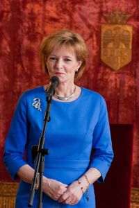 Custodele Coroanei: "Avem nevoie de soluţii reale, nu de jocuri de coaliţie"